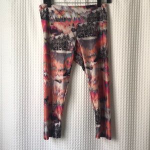 Onzie tropical print yoga pant size m/L